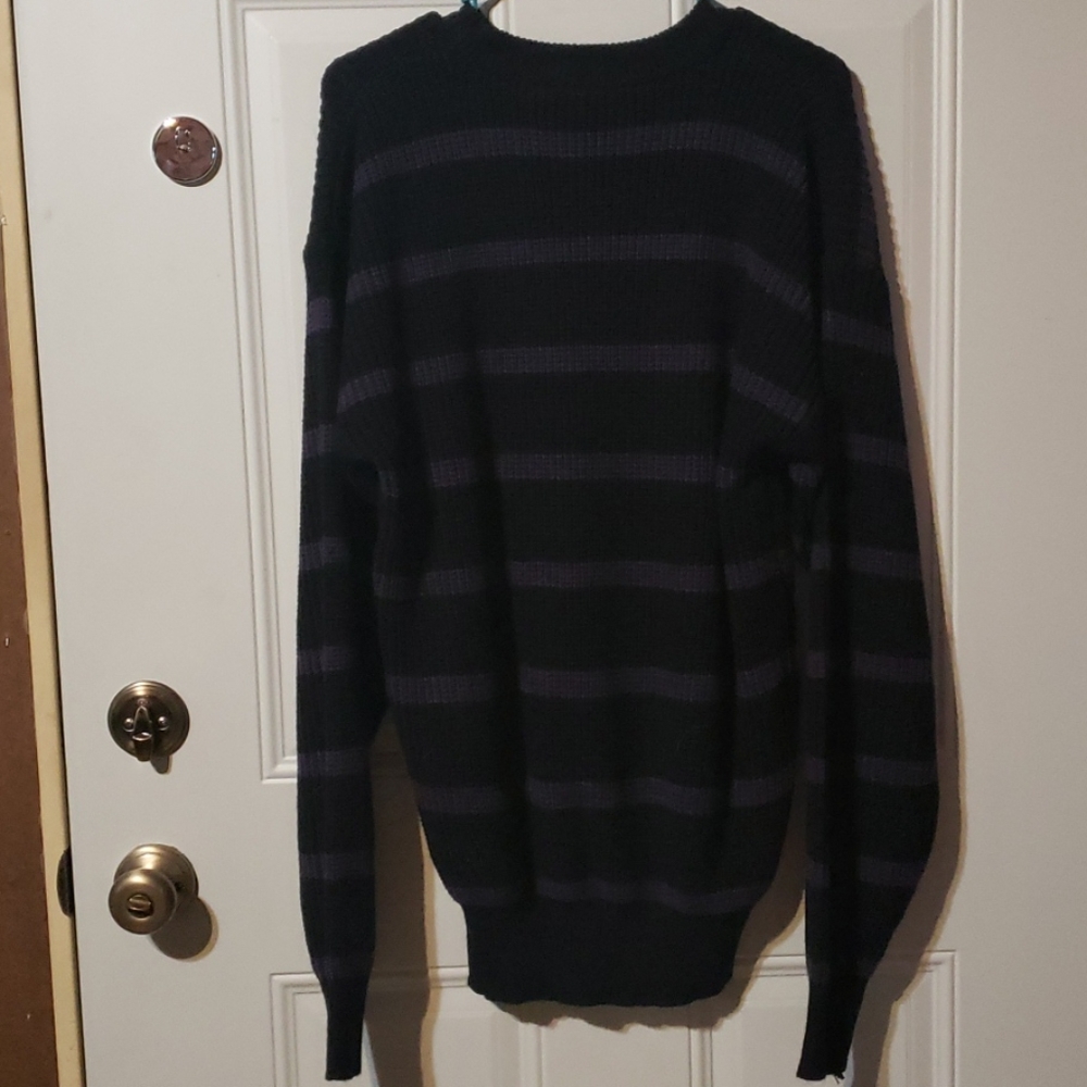 Sweater - Picture 2 of 3